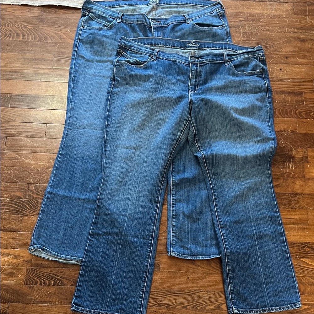 Old Navy Women's Boot Cut Jeans in Blue